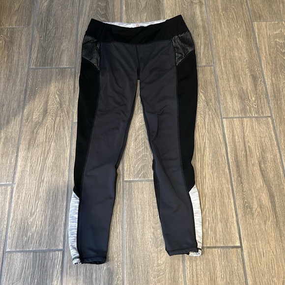 Tangerine women’s long yoga pants. No pockets. Dark gray w/ black sides & waist - Picture 2 of 6